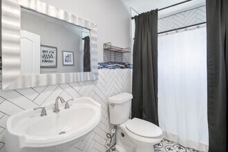 Building Photo - 3608 Wheeler Ave