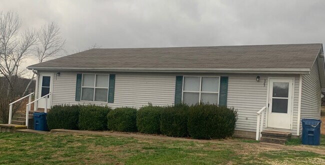 Building Photo - 523 Hutchens Rd