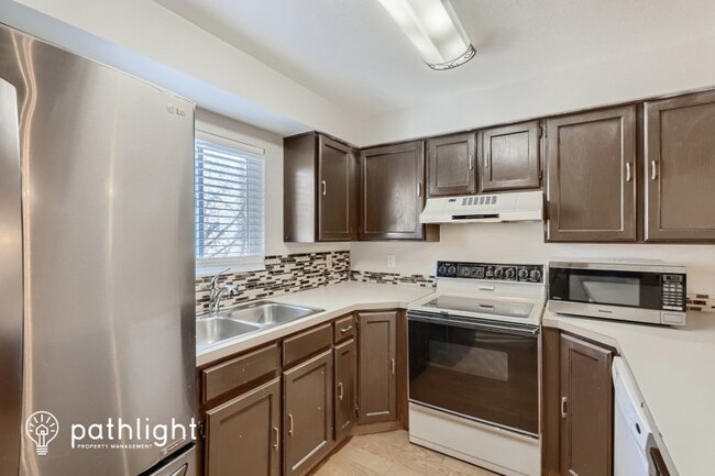 Building Photo - 658 W 1520 N