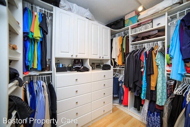 Foto del edificio - 2 br, 1.5 bath House - 30 Skyline Drive #10
