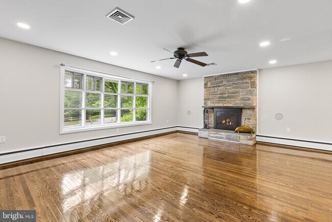 Building Photo - 420 Cassatt Rd