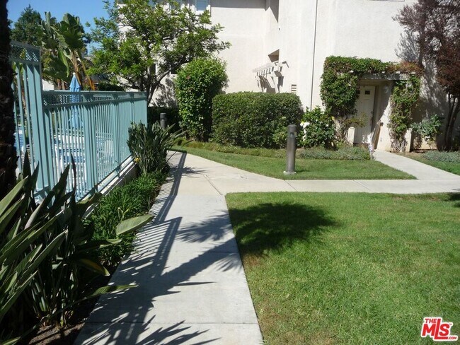 Foto del edificio - 7415 Hannum Ave