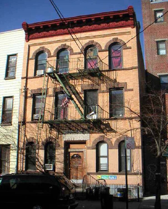 Primary Photo - 315 Stanhope St