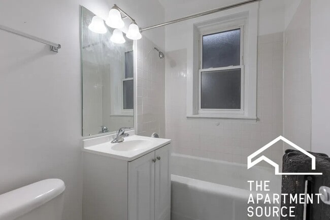 Photo - 6257 N Lakewood Ave (Chicago, IL) Apartment