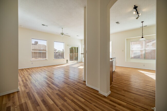 Foto del edificio - 7315 Winslow Pl NW