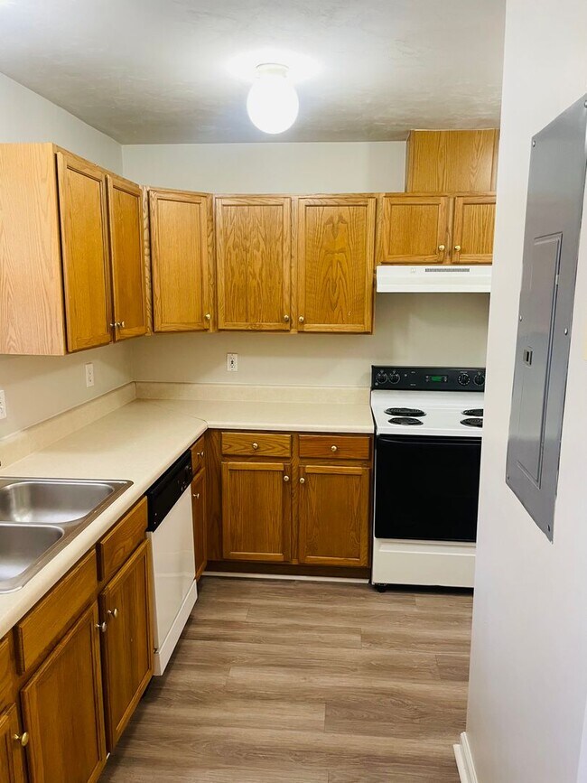 Foto del edificio - Townhouse off Hartsfield Road-$500 off first months rent!