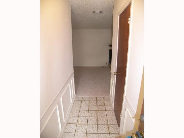 Building Photo - 10108 Woodland Village Dr