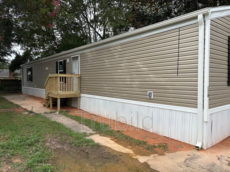 Foto principal - 651 Strange Rd