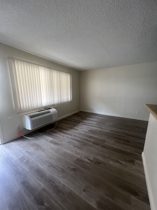 Foto del interior - 8541 Foothill Blvd