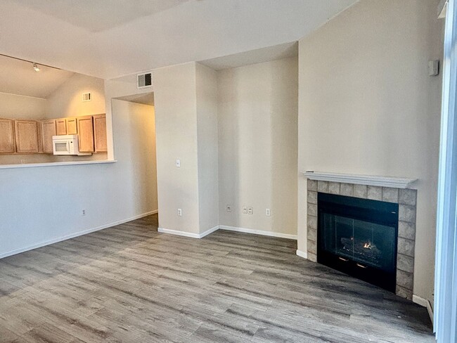 Building Photo - **Spacious 2 Bed, 2 Bath Condo Near DTC – ...