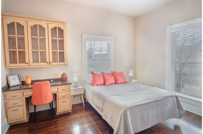 Foto del edificio - 331 N Olive St