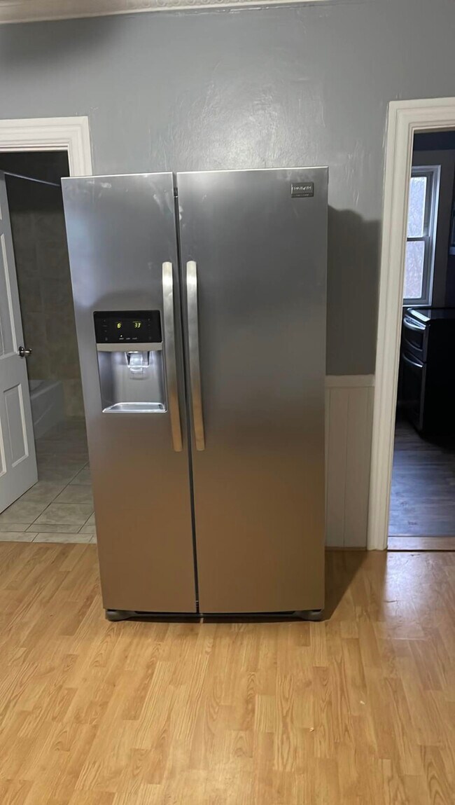 New appliances - 177 Railroad St