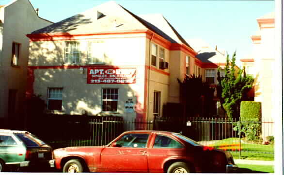 Building Photo - 201-207 S Kenmore Ave