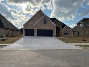 Building Photo - 2604 Bluster Dr