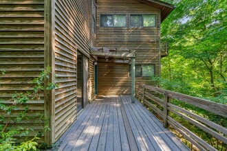 Building Photo - 104 Rose Ln