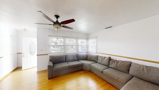 Building Photo - Spacious 4-Bedroom, 2-Bath Home in Desirable La Habra Location