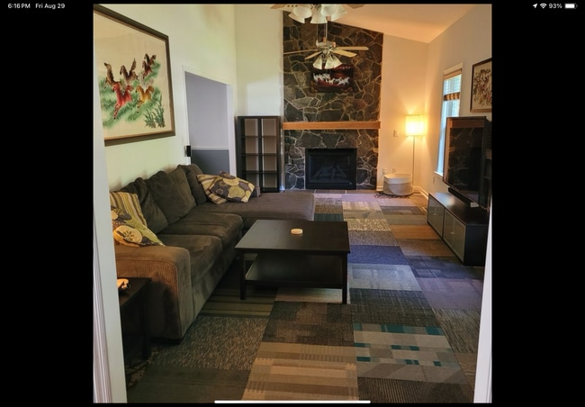 Foto del edificio - 130 Cottonwood Dr
