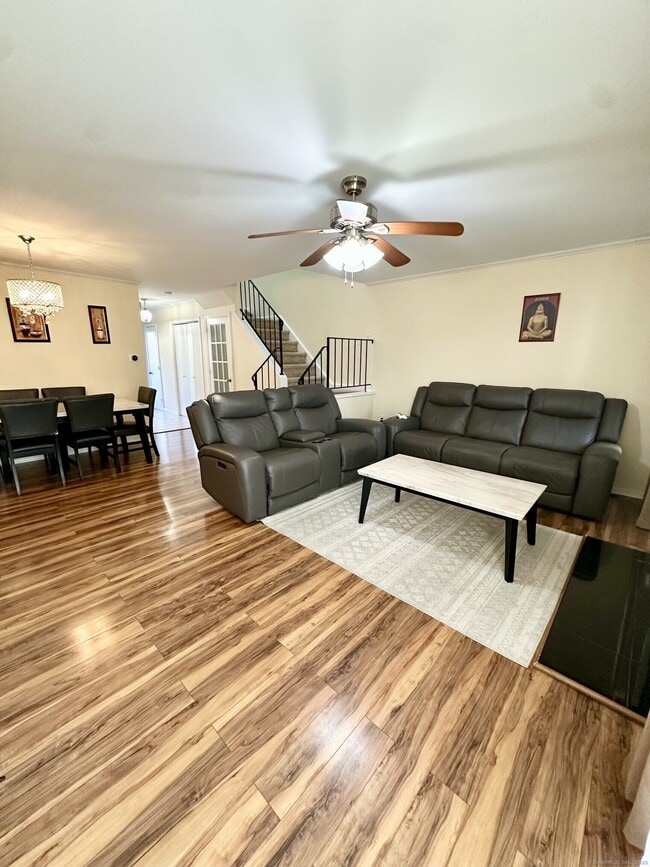 Foto del edificio - 26 Fawn Ridge Ln