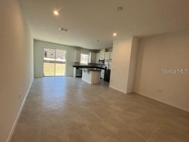 Building Photo - 1160 Lakeshore Breeze Pl
