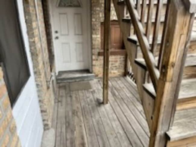 Building Photo - Condo wFREE HEAT in Belmont Cragin! In-uni...