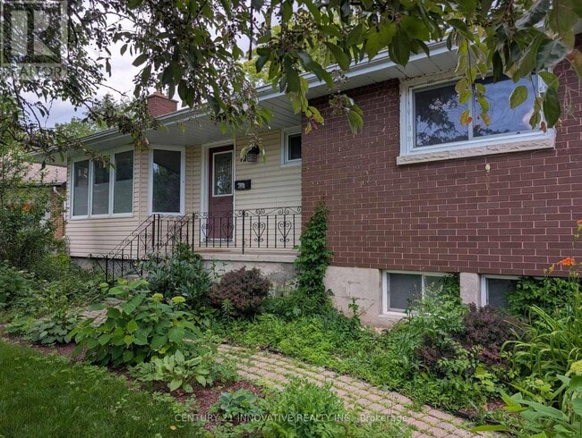 Photo du bâtiment - 12 Kingsway Ct