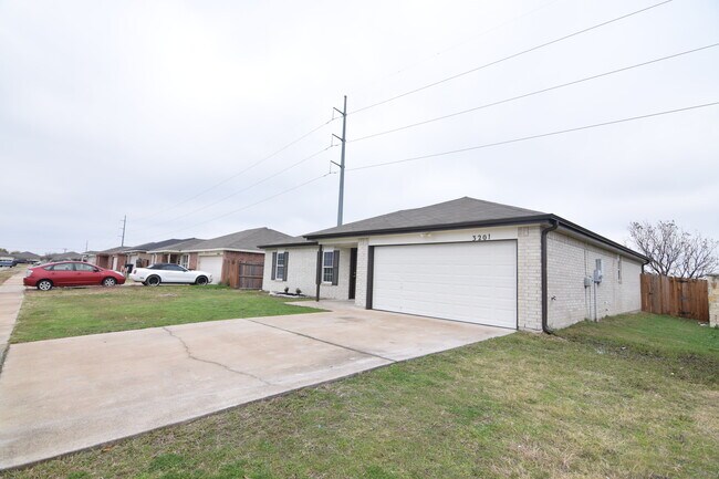 Building Photo - 3201 Tom Lockett Dr