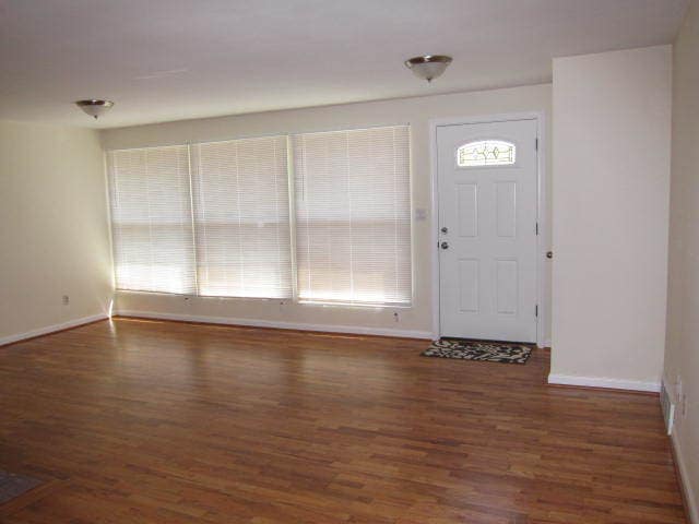 Building Photo - Available Soon! Charming Rambler W/Yard!