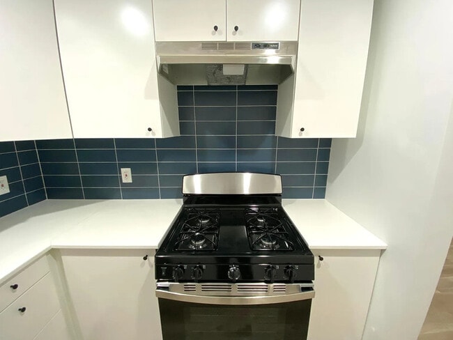 Building Photo - 730 E San Antonio Dr