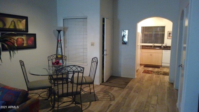 Building Photo - 9600 N 96th St