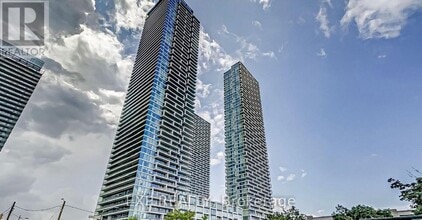 Building Photo - 950 Portage Pkwy