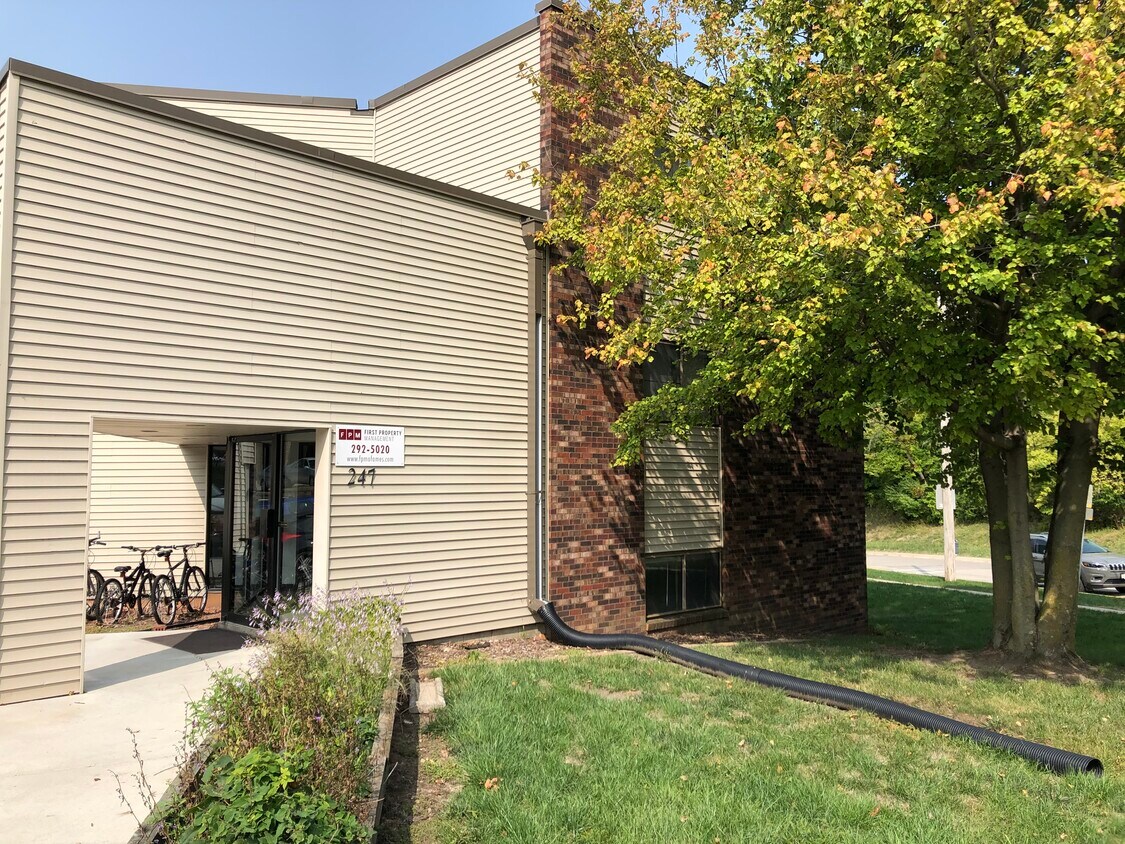 247 Sheldon Ave, Ames, IA 50014 Apartments in Ames, IA