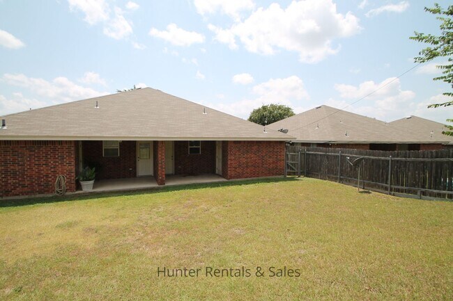 Foto del edificio - Heights Duplex!