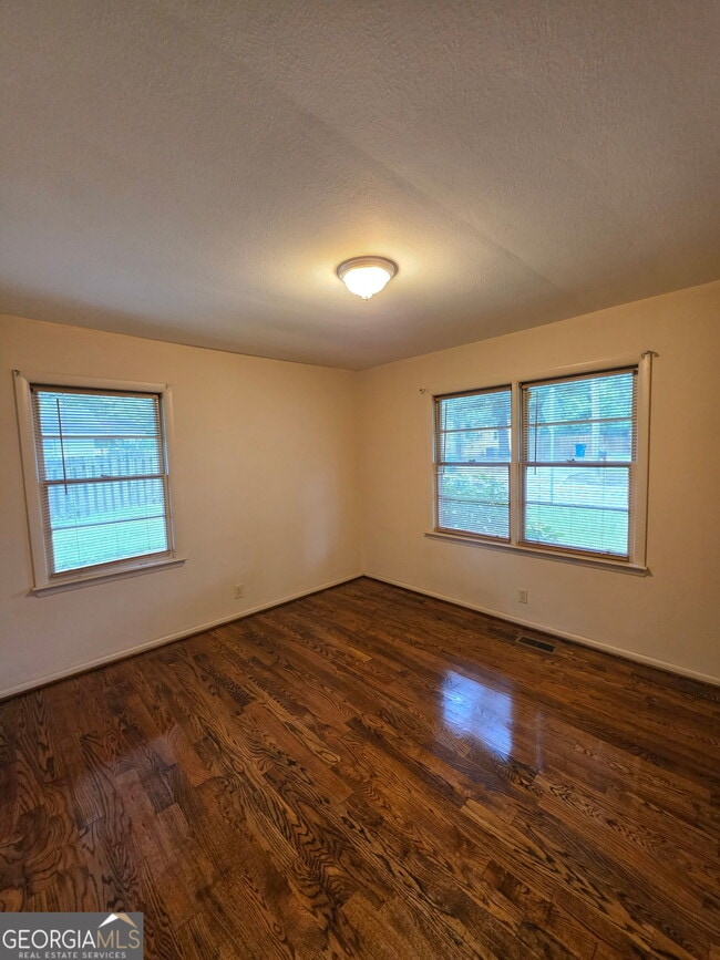 Foto del edificio - 864 Rosser St NW