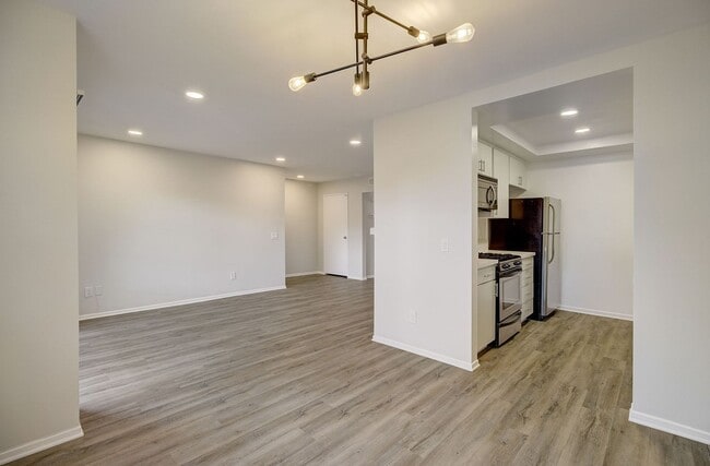 Interior Photo - 960 N. Alfred
