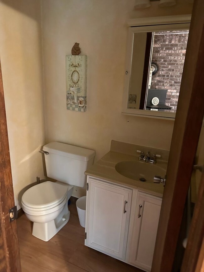 Building Photo - Spacious State College townhouse available...