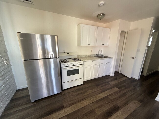 Foto del edificio - 9208 N 10th St