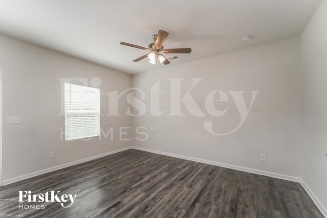 Foto del edificio - 10714 Rivergate Dr NW