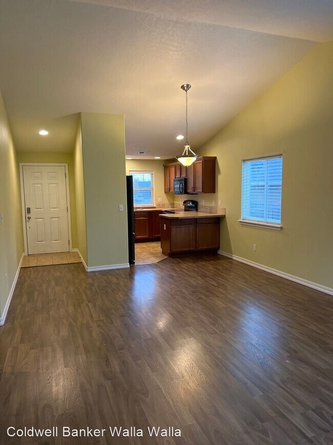 Building Photo - 3 br, 2 bath House - 972 Outlook Loop