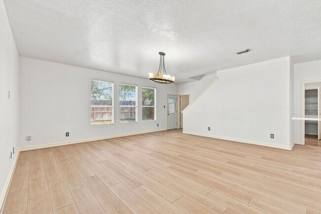 Foto del edificio - 18318 Alemarble Oak St