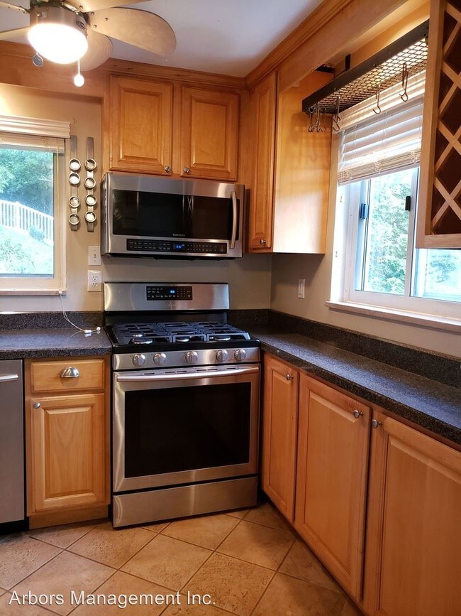 Building Photo - 3 br, 1.5 bath House - 129 Ryan Drive