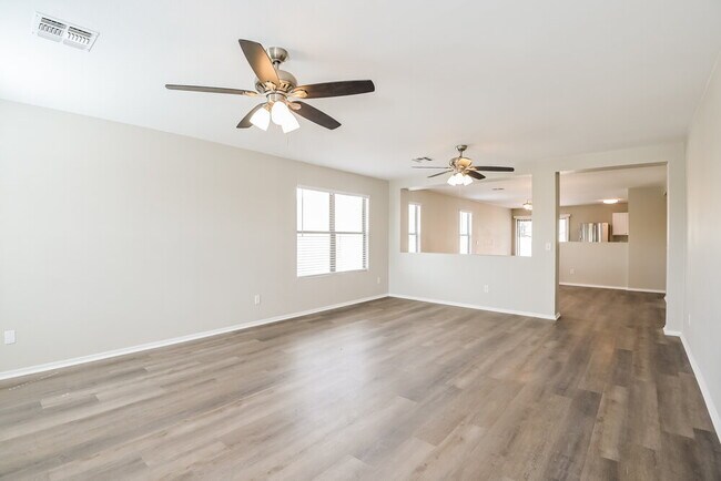 Foto del edificio - 9879 E Wash Oasis Pl