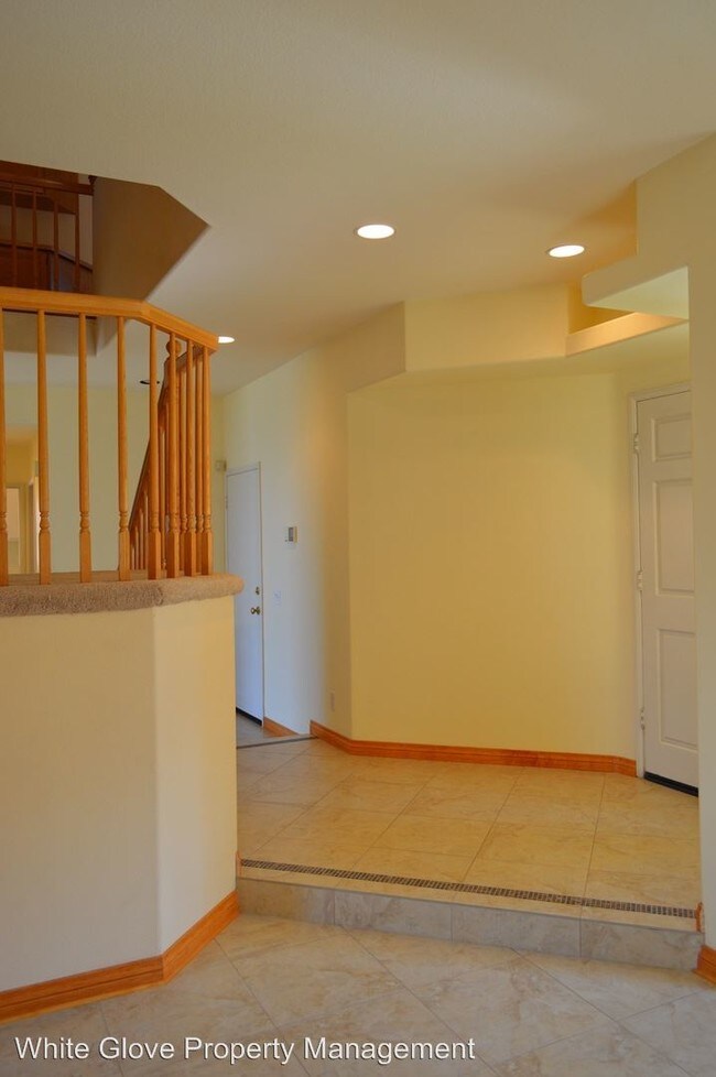 Building Photo - 12 Sierra Blanco