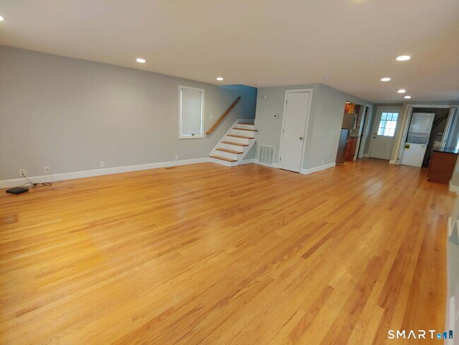 Foto del edificio - 800 E Broadway