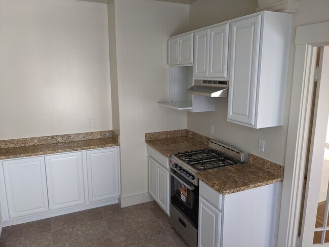 Building Photo - 2440