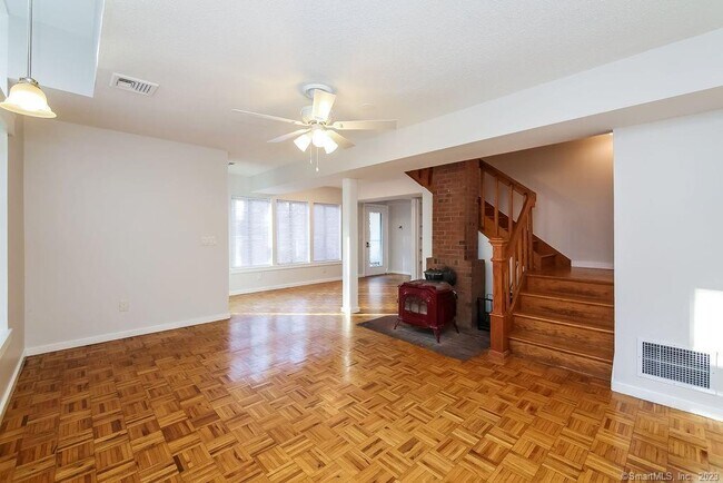 Foto del edificio - 17 Pepperidge Ct