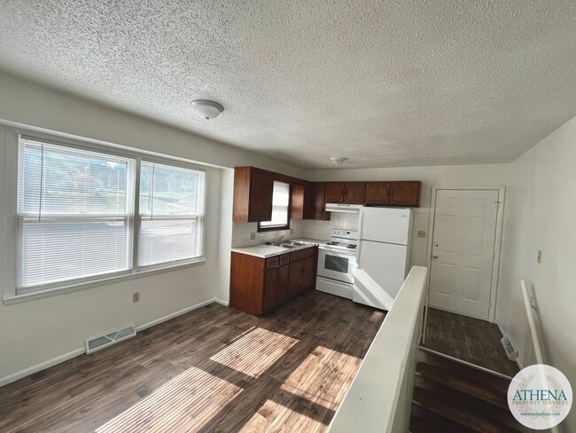 Foto del edificio - 2 Bedroom / 1 Bath House with Yard & W/D H...