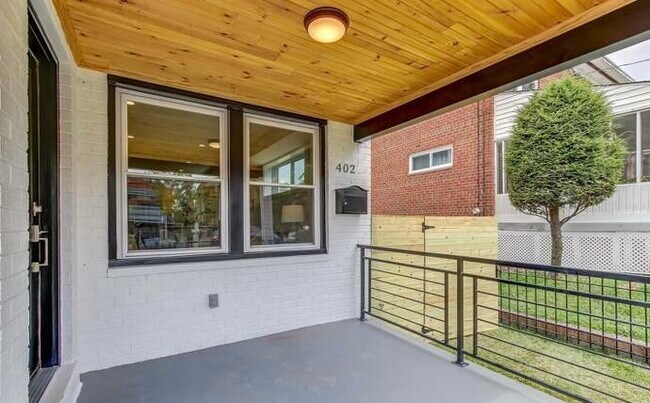 Foto del edificio - 402 Jefferson St NE