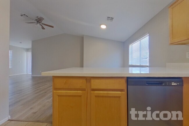 Foto del edificio - 23141 W Ashleigh Marie Dr