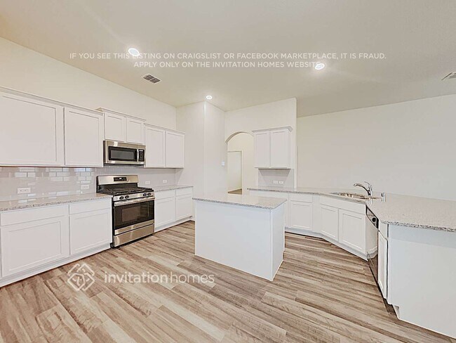 Foto del edificio - 14464 Artisan Dr