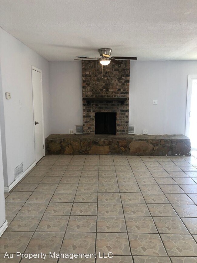 Building Photo - 3 br, 2 bath House - 1010 TUDOR DR